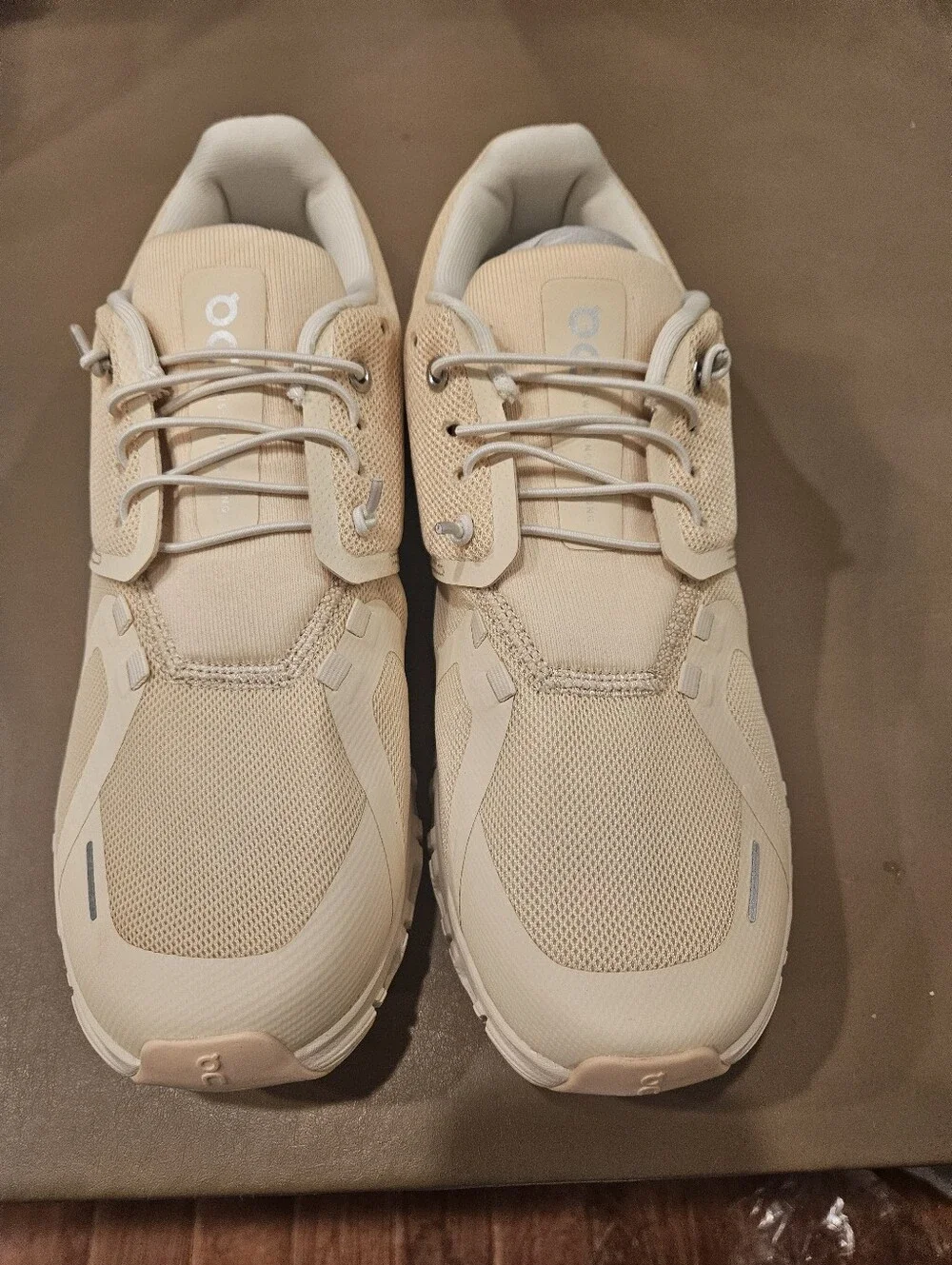 On Clouds Womens Size 10 Shoes